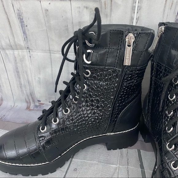 Gianni Bini Size 6.5 Black Chunky Combat Heel Boot Lace Up Textured Low Heel - Picture 9 of 15